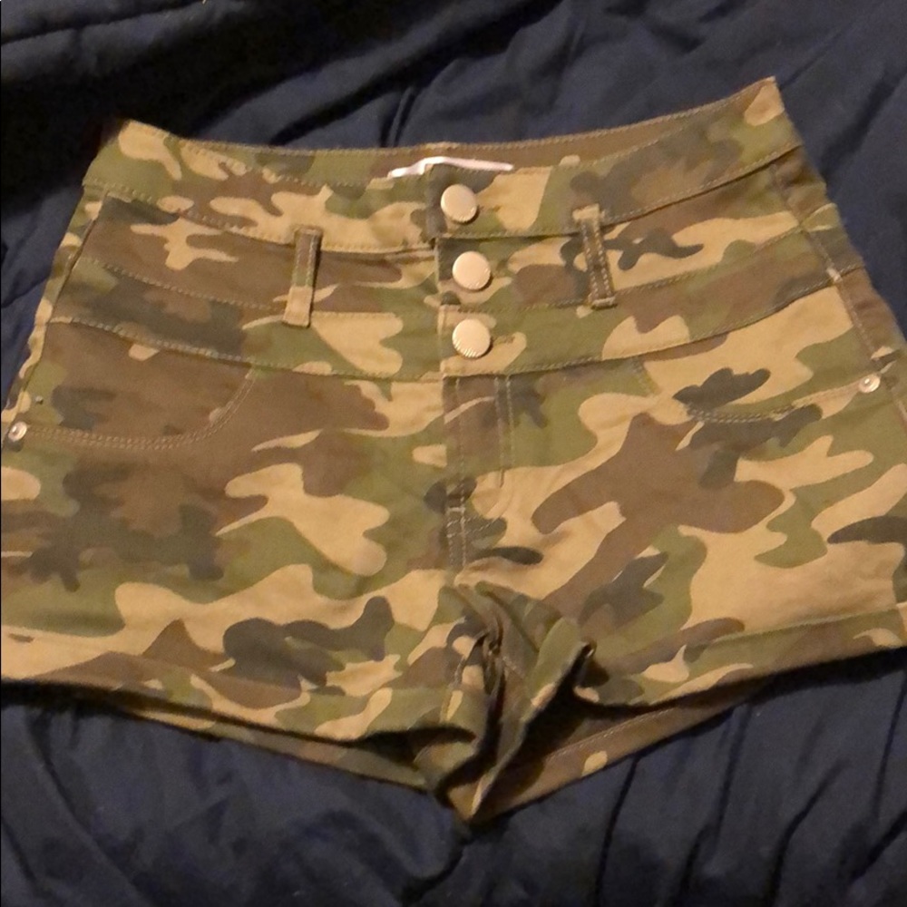 camo shorts